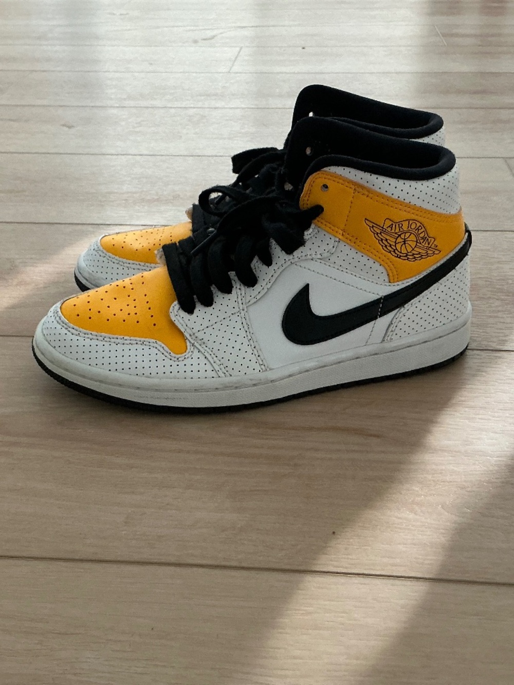 Nike Air Jordan 1 Mid